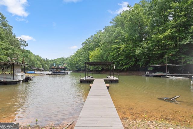 7135 Haw Creek Place, Gainesville, GA 30506