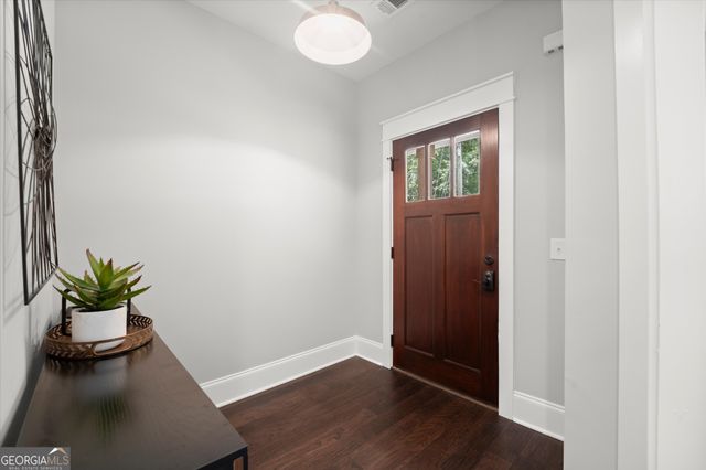 7135 Haw Creek Place, Gainesville, GA 30506