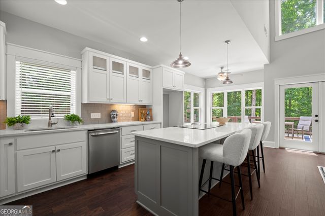 7135 Haw Creek Place, Gainesville, GA 30506