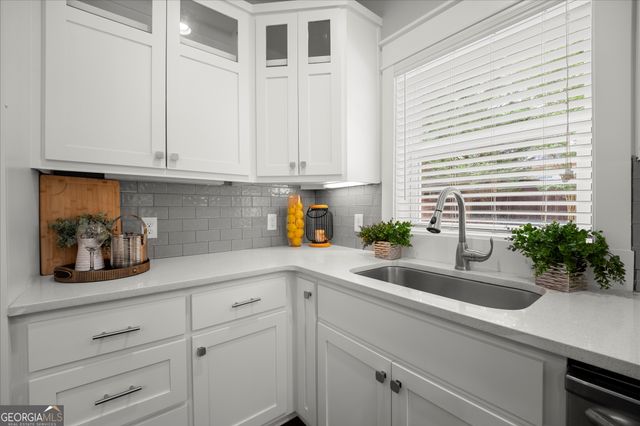7135 Haw Creek Place, Gainesville, GA 30506