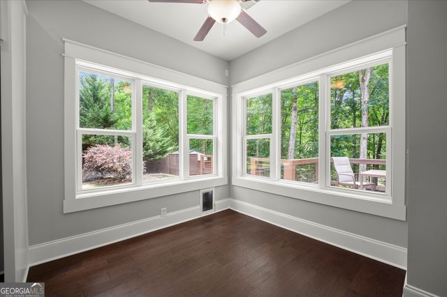 7135 Haw Creek Place, Gainesville, GA 30506