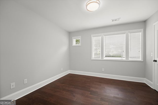7135 Haw Creek Place, Gainesville, GA 30506