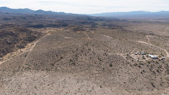 3650 S Blue Stone Road, Kingman, AZ 86401