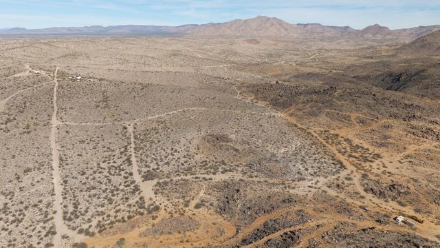 3650 S Blue Stone Road, Kingman, AZ 86401