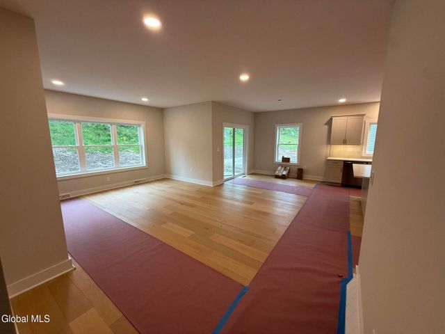16 Quail Run, Voorheesville, NY 12186