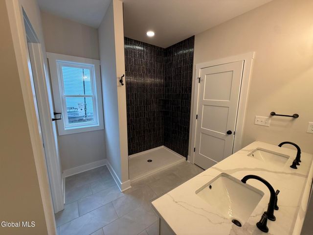 16 Quail Run, Voorheesville, NY 12186