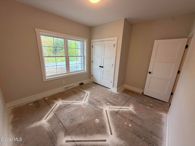 16 Quail Run, Voorheesville, NY 12186