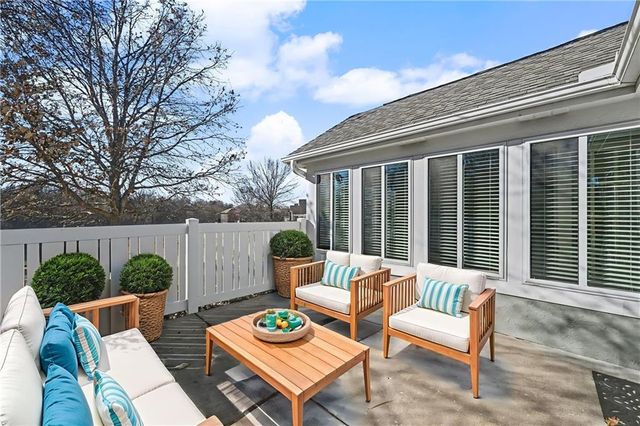 7156 Hedge Lane Terrace, Shawnee, KS 66227