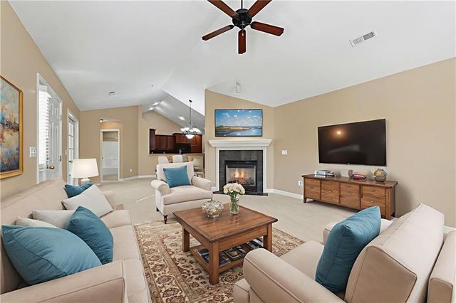 7156 Hedge Lane Terrace, Shawnee, KS 66227