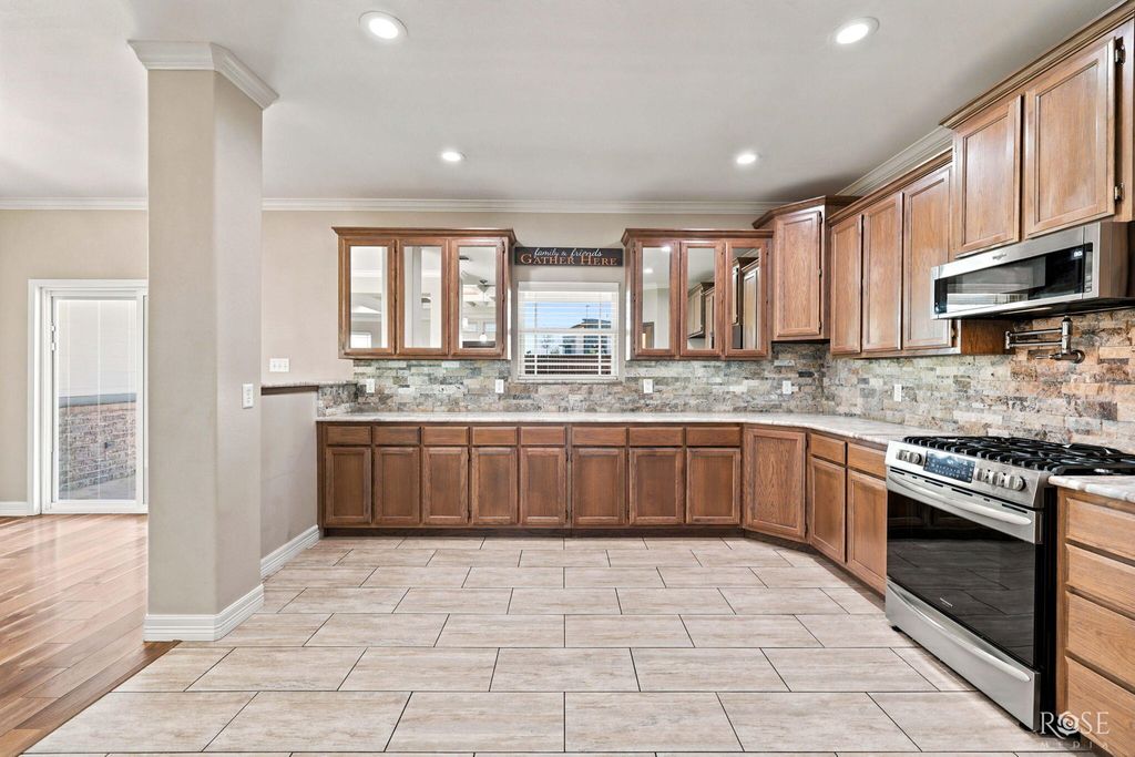 Image 12 of property listing at 201 Burlington Road, San Angelo, TX 76901