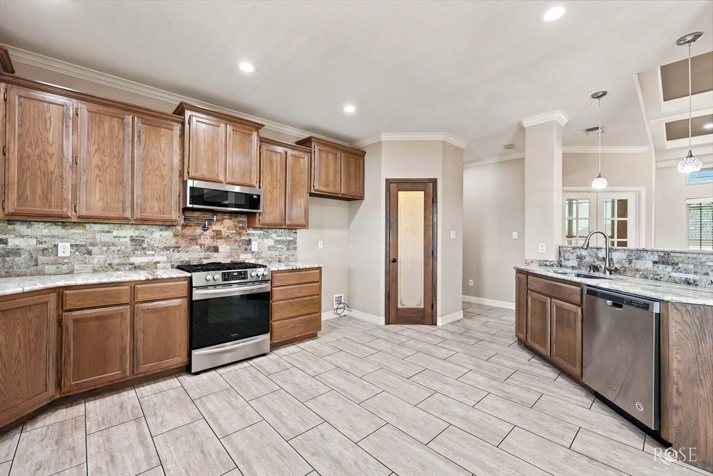 Image 13 of property listing at 201 Burlington Road, San Angelo, TX 76901