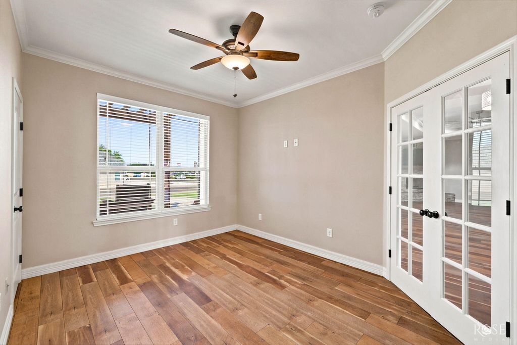 Image 16 of property listing at 201 Burlington Road, San Angelo, TX 76901