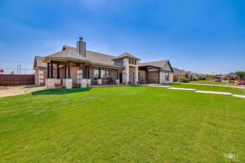 Image 3 of property listing at 201 Burlington Road, San Angelo, TX 76901
