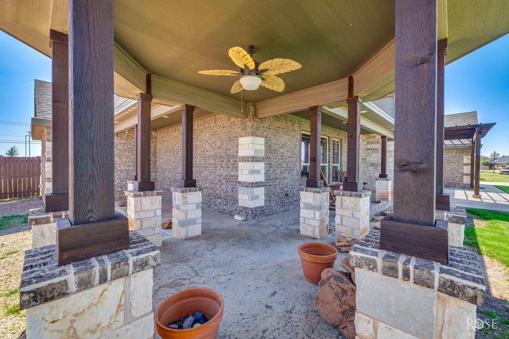 Image 7 of property listing at 201 Burlington Road, San Angelo, TX 76901