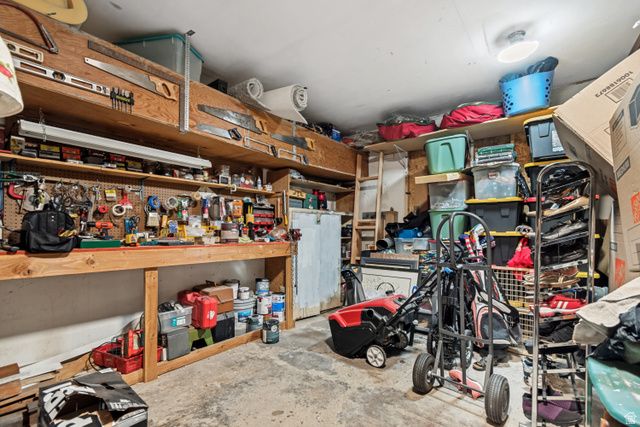 4883 S 3040 ST, Taylorsville, UT 84129