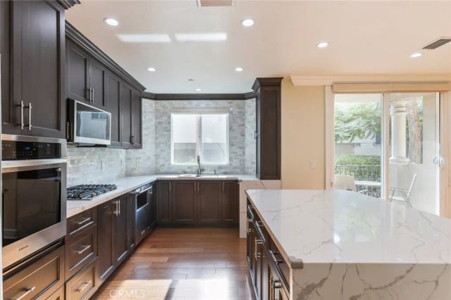 5305 Bellingham Avenue 103, Valley Village, CA 91607