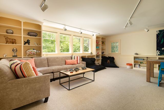 16 Westmount Road, Salisbury, CT 06068