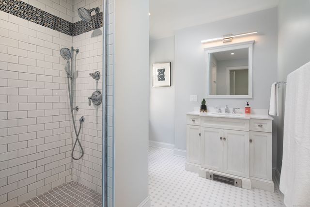 16 Westmount Road, Salisbury, CT 06068