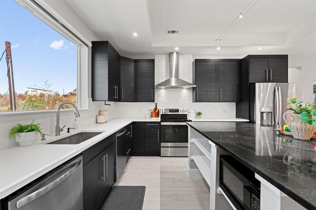 209 Kipahulu DR, Bastrop, TX 78602