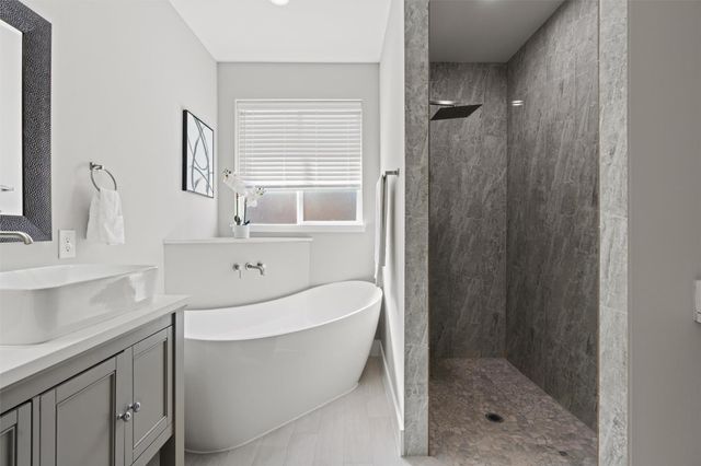 209 Kipahulu DR, Bastrop, TX 78602