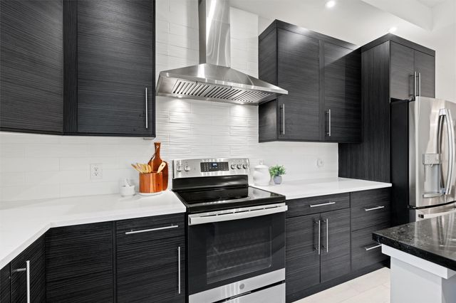 209 Kipahulu DR, Bastrop, TX 78602