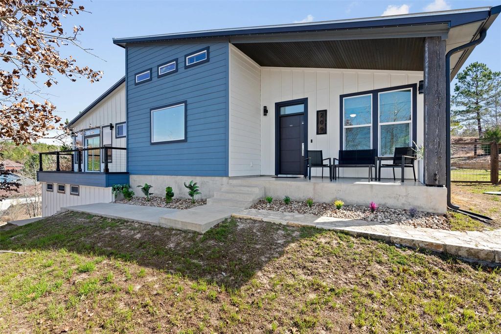 209 Kipahulu DR, Bastrop, TX 78602