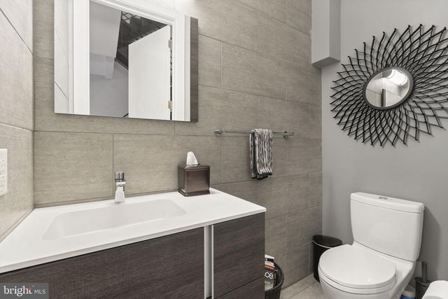 819 N ORKNEY ST, Philadelphia, PA 19123