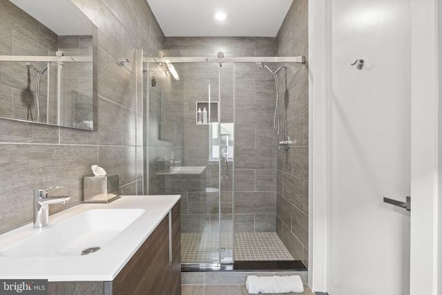 819 N ORKNEY ST, Philadelphia, PA 19123