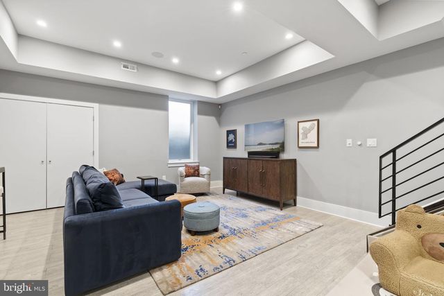 819 N ORKNEY ST, Philadelphia, PA 19123