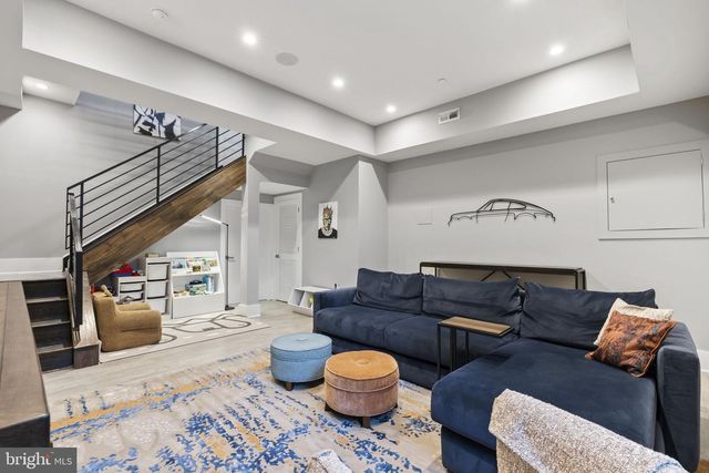 819 N ORKNEY ST, Philadelphia, PA 19123