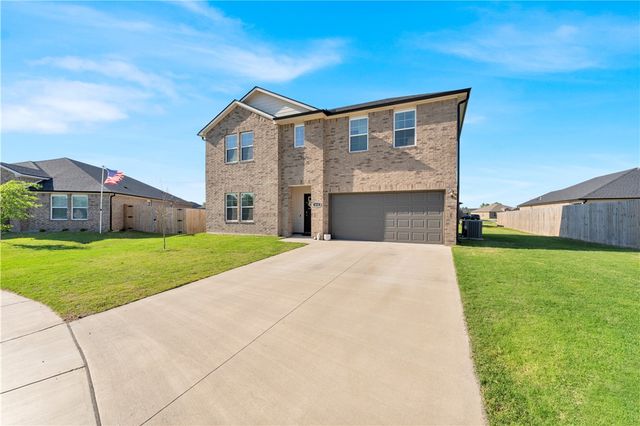 613 W Cattleman Court, Siloam Springs, AR 72761