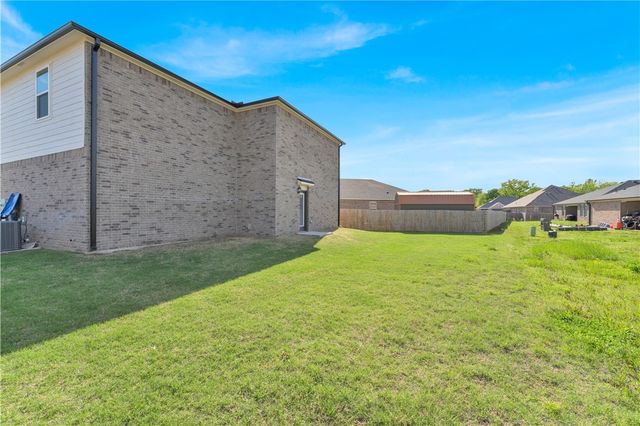 613 W Cattleman Court, Siloam Springs, AR 72761