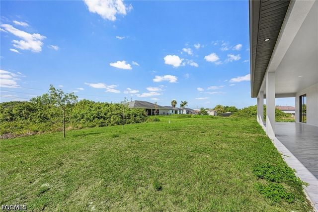 3813 1st ST SW, Lehigh Acres, FL 33976