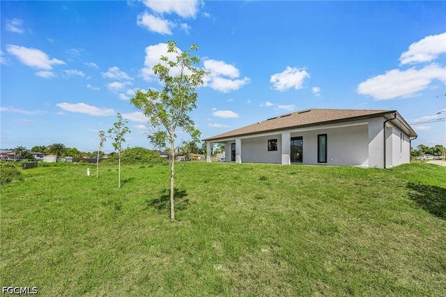 3813 1st ST SW, Lehigh Acres, FL 33976