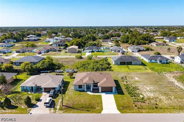 3813 1st ST SW, Lehigh Acres, FL 33976