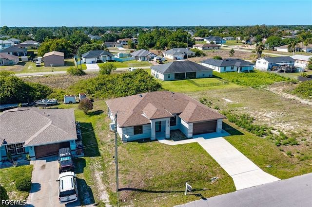 3813 1st ST SW, Lehigh Acres, FL 33976