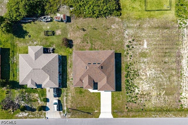 3813 1st ST SW, Lehigh Acres, FL 33976