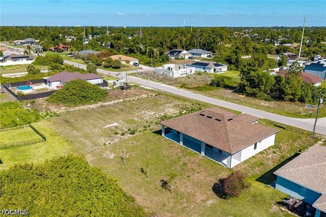 3813 1st ST SW, Lehigh Acres, FL 33976