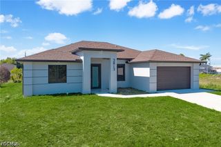 3813 1st ST SW, Lehigh Acres, FL 33976