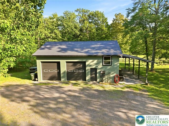 9033 Loop Road, Slatington Boro, PA 18080