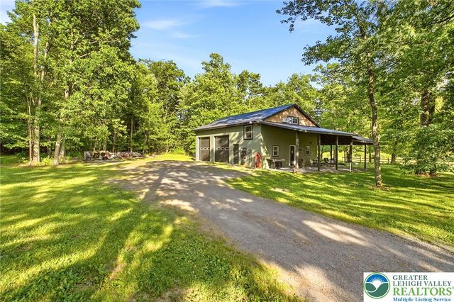 9033 Loop Road, Slatington Boro, PA 18080