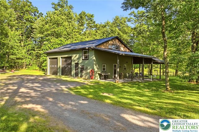 9033 Loop Road, Slatington Boro, PA 18080