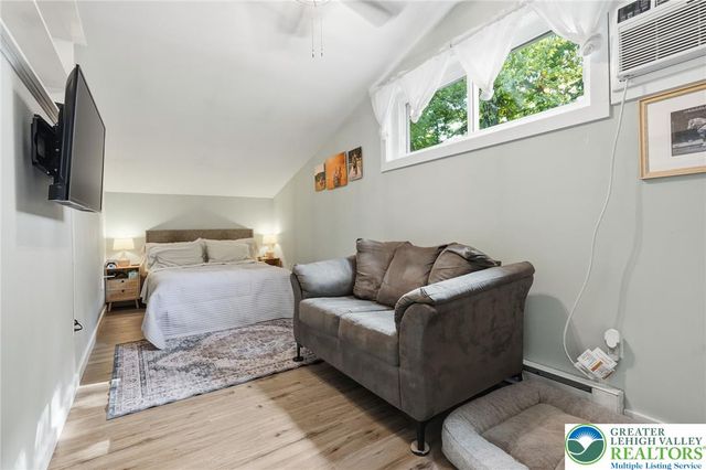 9033 Loop Road, Slatington Boro, PA 18080