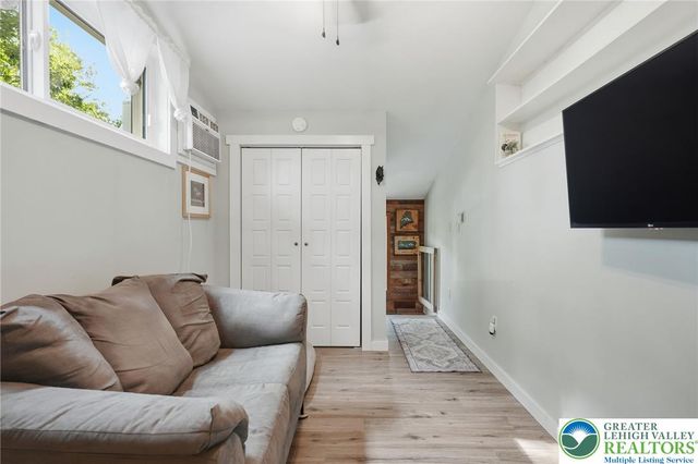 9033 Loop Road, Slatington Boro, PA 18080