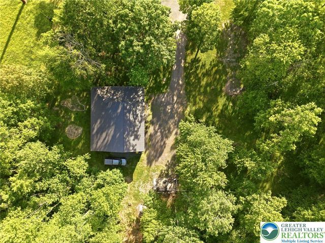 9033 Loop Road, Slatington Boro, PA 18080
