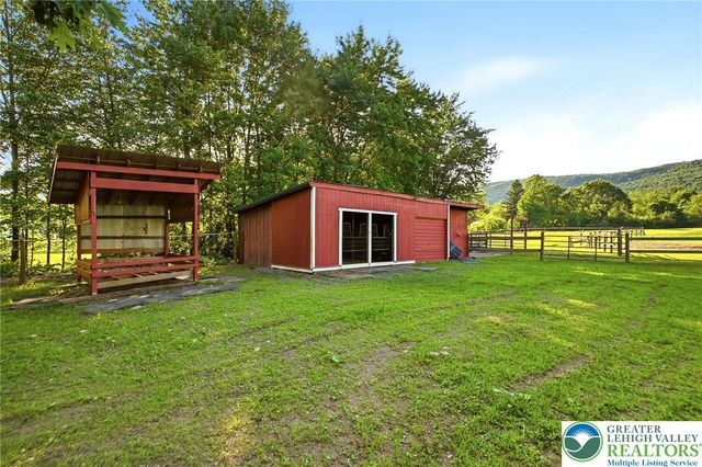 9033 Loop Road, Slatington Boro, PA 18080