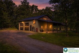 9033 Loop Road, Slatington Boro, PA 18080