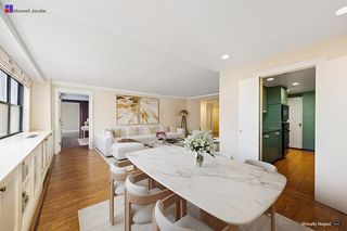 165 E 72nd St # 17-DE, New York City, NY 10021