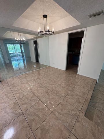 3710 INVERRARY Drive 2G, Lauderhill, FL 33319