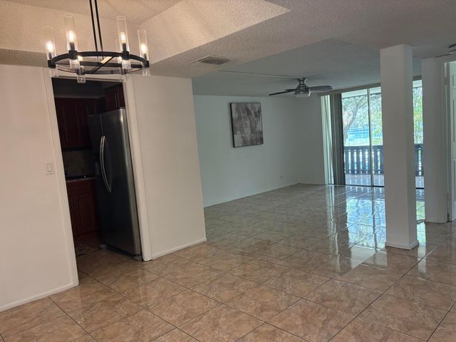 3710 INVERRARY Drive 2G, Lauderhill, FL 33319